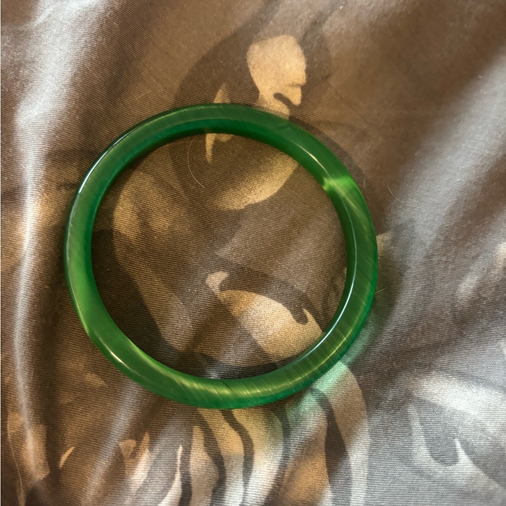Vibrant Green Cat Eye 👁️ Bangle Bracelet - Picture 2 of 4
